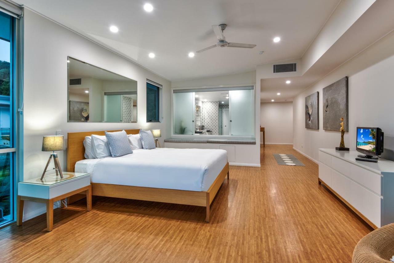 Pavillions Penthouse 25 - Luxury Waterfront Apartment With Private Roof Top Pool And Buggy Hamilton Island Exteriör bild