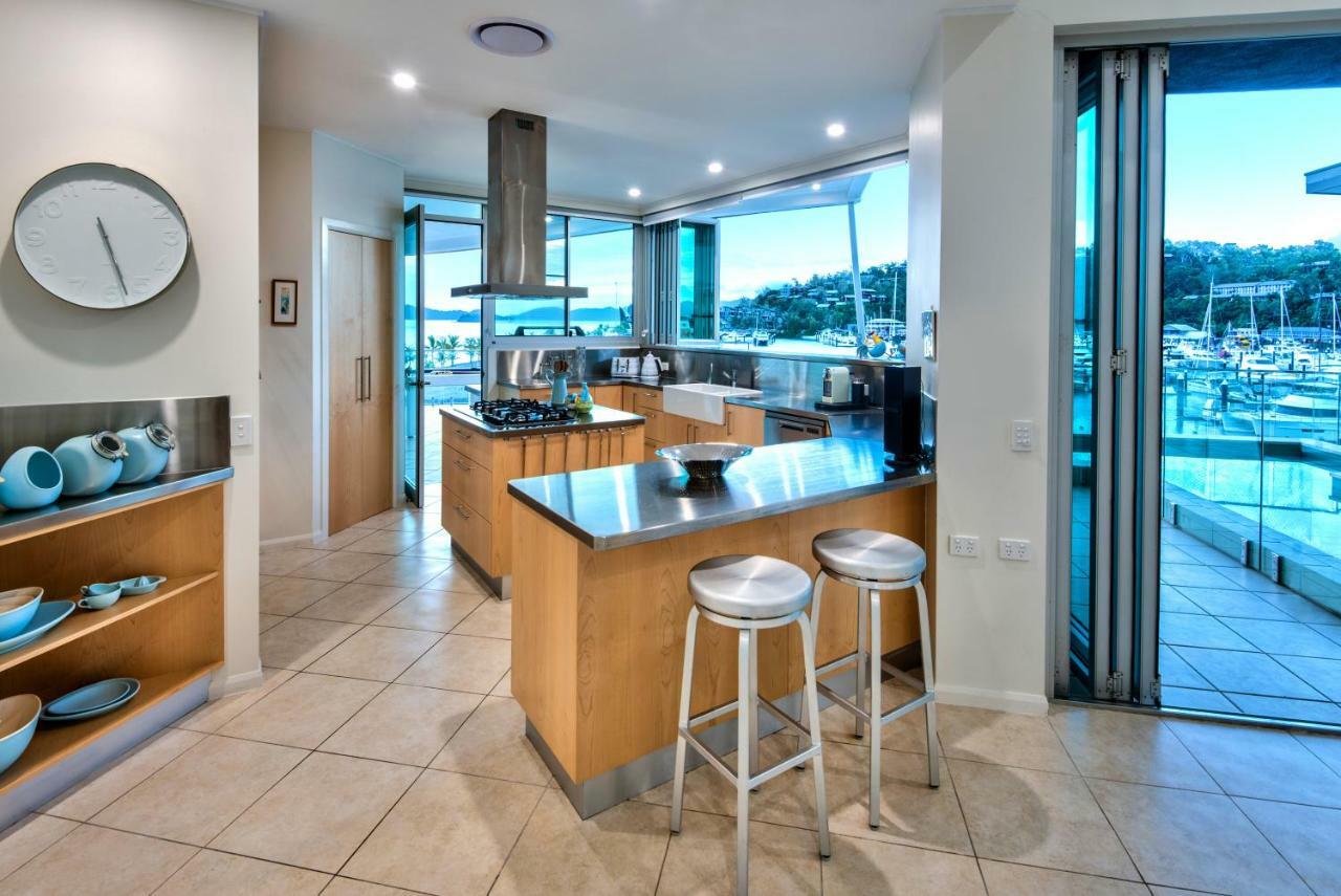 Pavillions Penthouse 25 - Luxury Waterfront Apartment With Private Roof Top Pool And Buggy Hamilton Island Exteriör bild