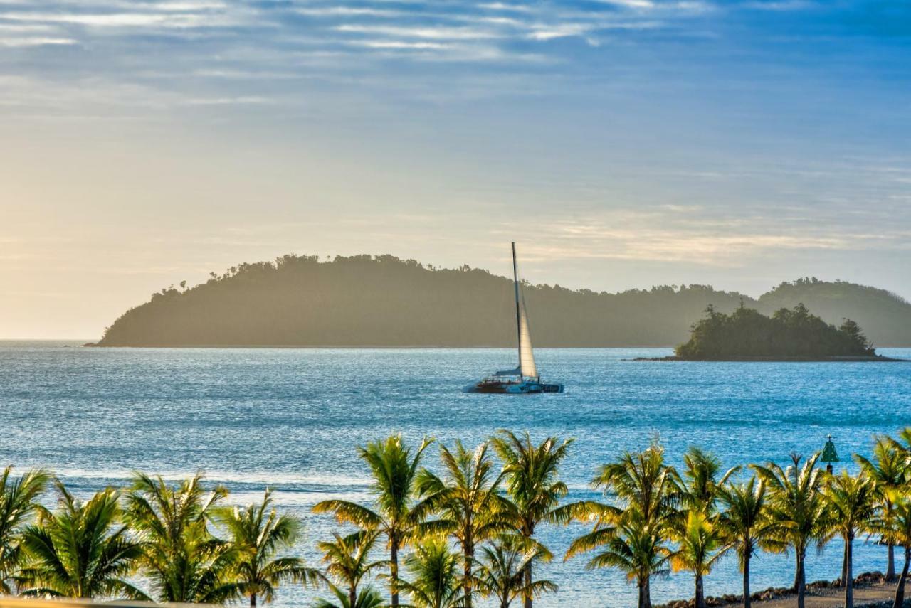 Pavillions Penthouse 25 - Luxury Waterfront Apartment With Private Roof Top Pool And Buggy Hamilton Island Exteriör bild