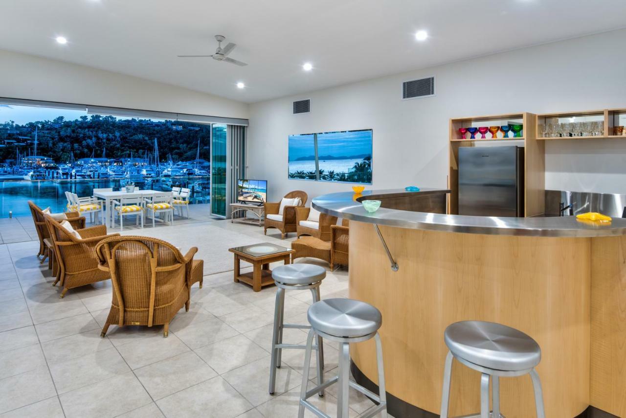 Pavillions Penthouse 25 - Luxury Waterfront Apartment With Private Roof Top Pool And Buggy Hamilton Island Exteriör bild