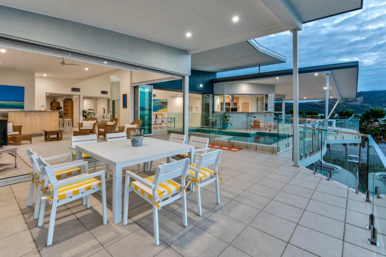 Pavillions Penthouse 25 - Luxury Waterfront Apartment With Private Roof Top Pool And Buggy Hamilton Island Exteriör bild